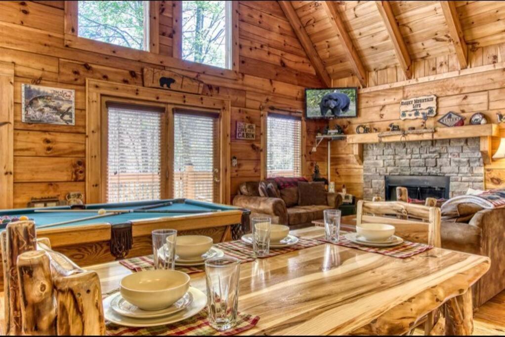 Lazy Bear Cabin Sevierville Exterior photo