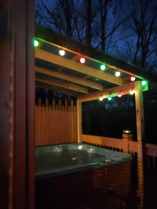 Lazy Bear Cabin Sevierville Exterior photo