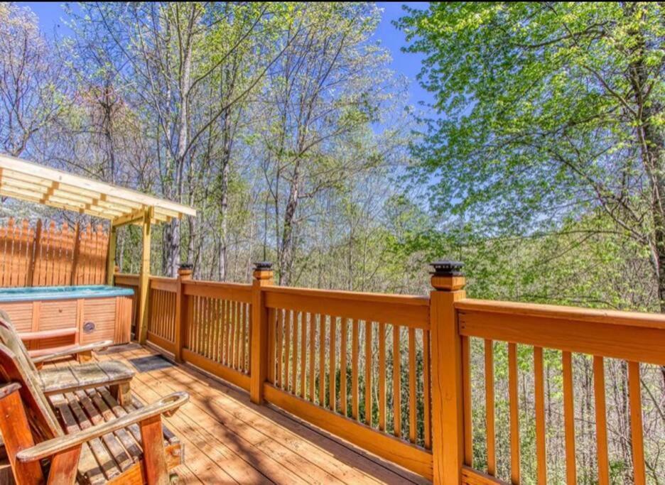 Lazy Bear Cabin Sevierville Exterior photo